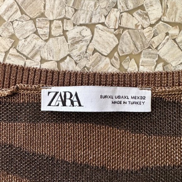 Stunning Zebra striped ZARA set copper Lurex sparkle runs through the pant & top - Picture 7 of 10
